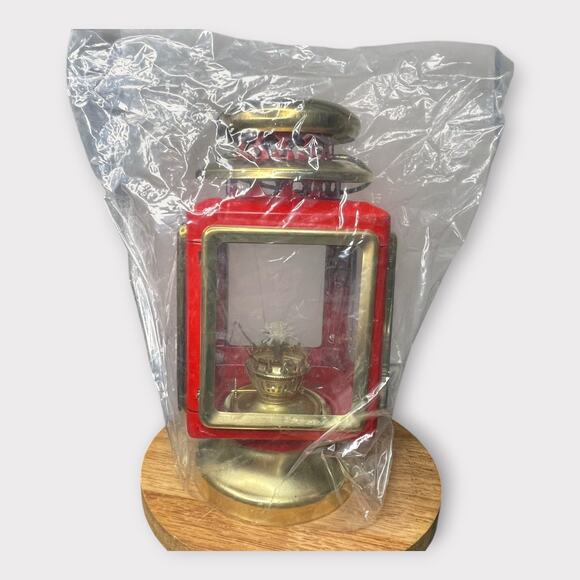 1979 Red & Brass Kerosene Lantern Indoor Outdoor NOS Holiday Christmas Décor - Picture 7 of 13